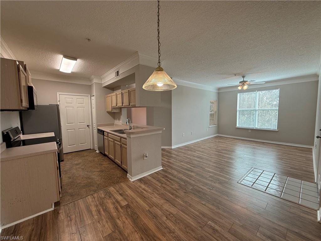 11540 Villa Grand 1212 Property Photo 5