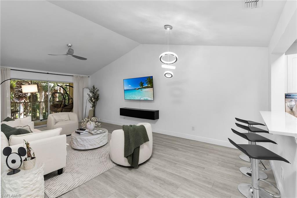 653 Squire Cir 201 Property Photo 6