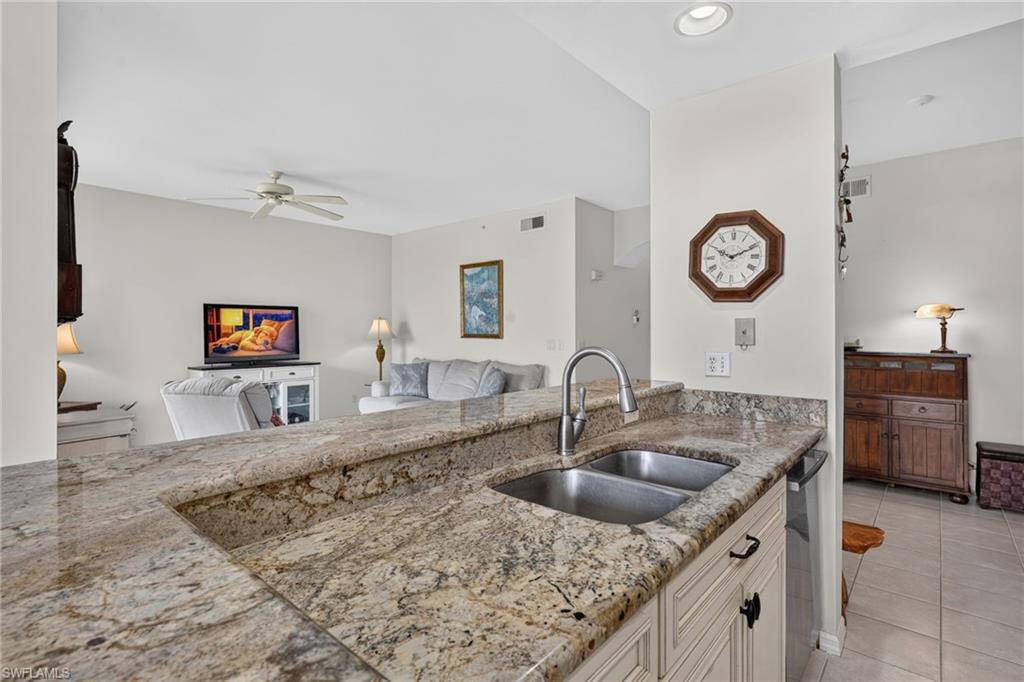 9350 Highland Woods Blvd 4405 Property Photo 6