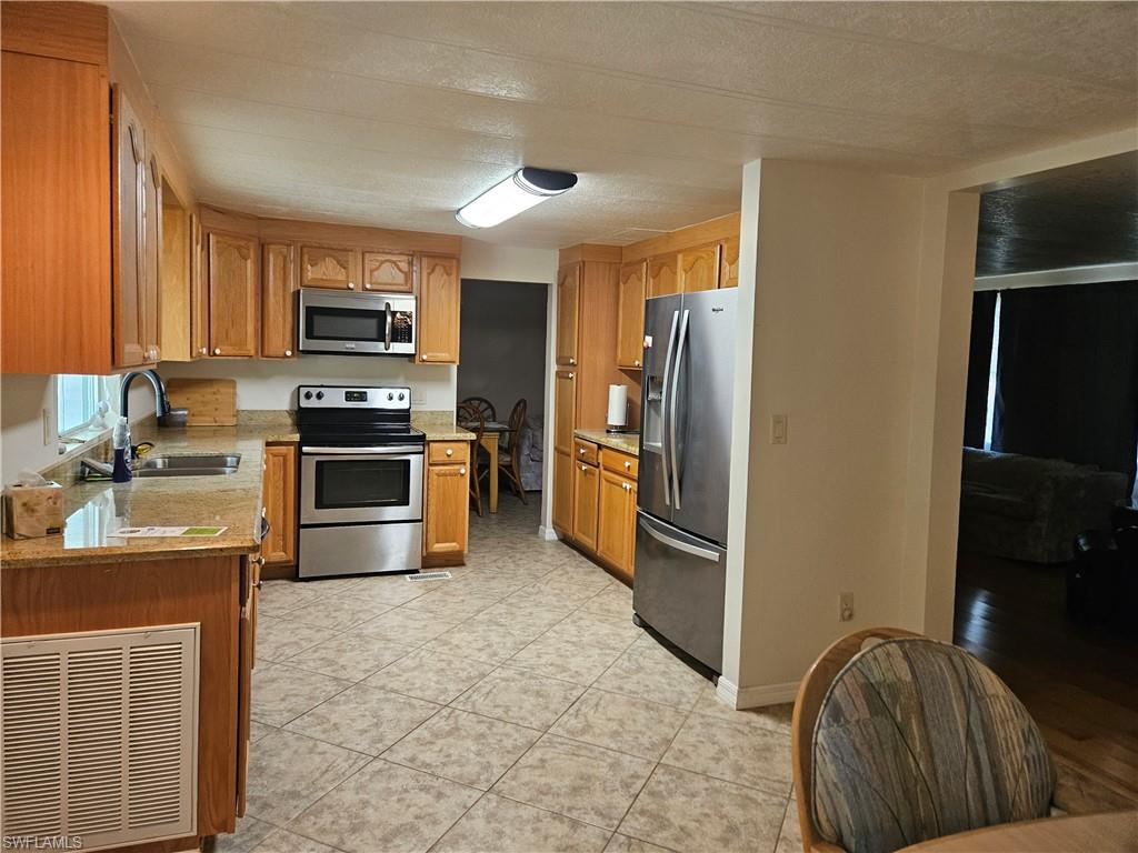 859 Manatee Rd Property Photo 11