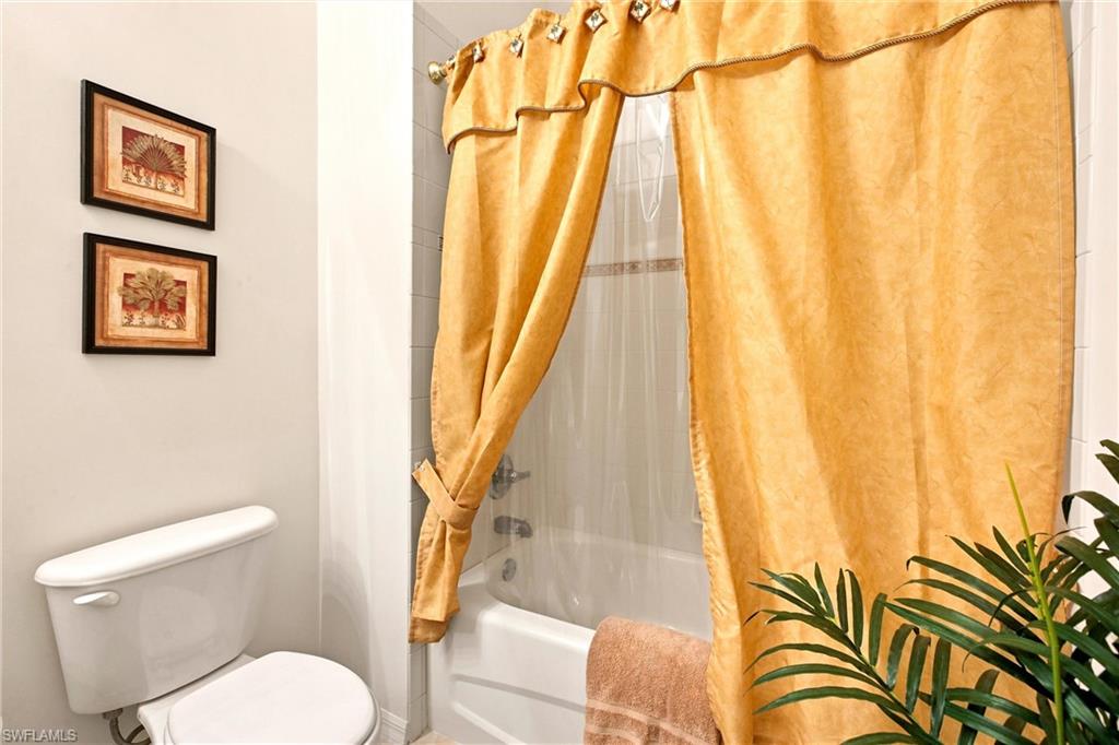 4874 Hampshire Ct 303 Property Photo 23