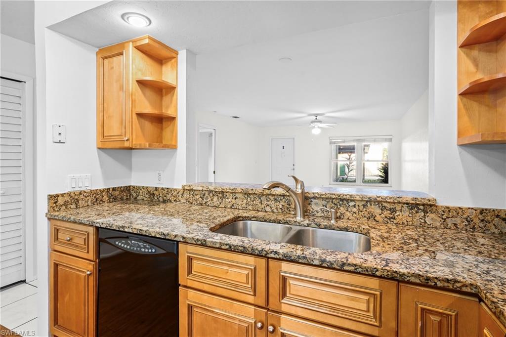 8302 Charter Club Cir 6 Property Photo 12