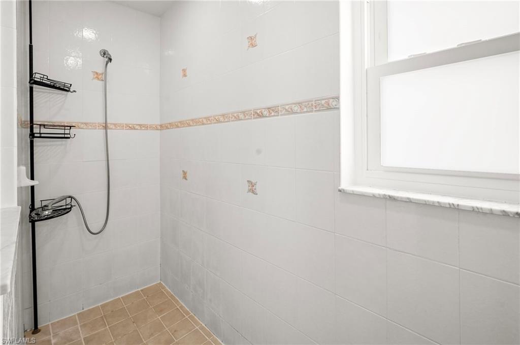 3042 3rd Pl Property Photo 14