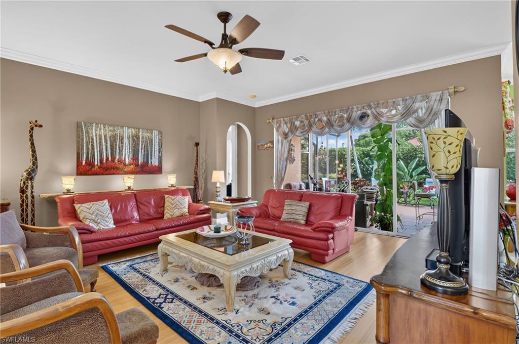 24908 Fairwinds Ln Property Photo 4