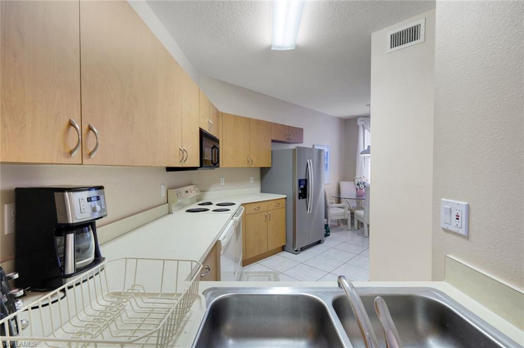 6384 Huntington Lakes Cir 103 Property Photo 9