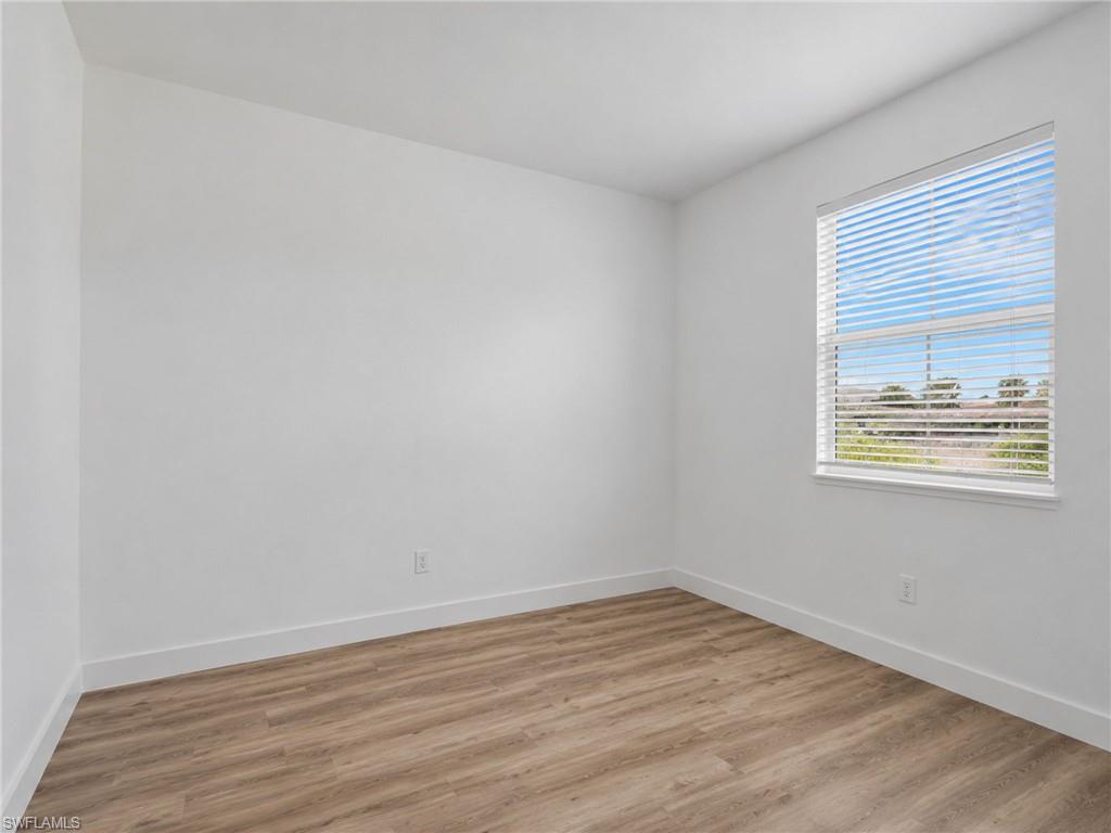 2224-2226 Kenneth Ave S Property Photo 8