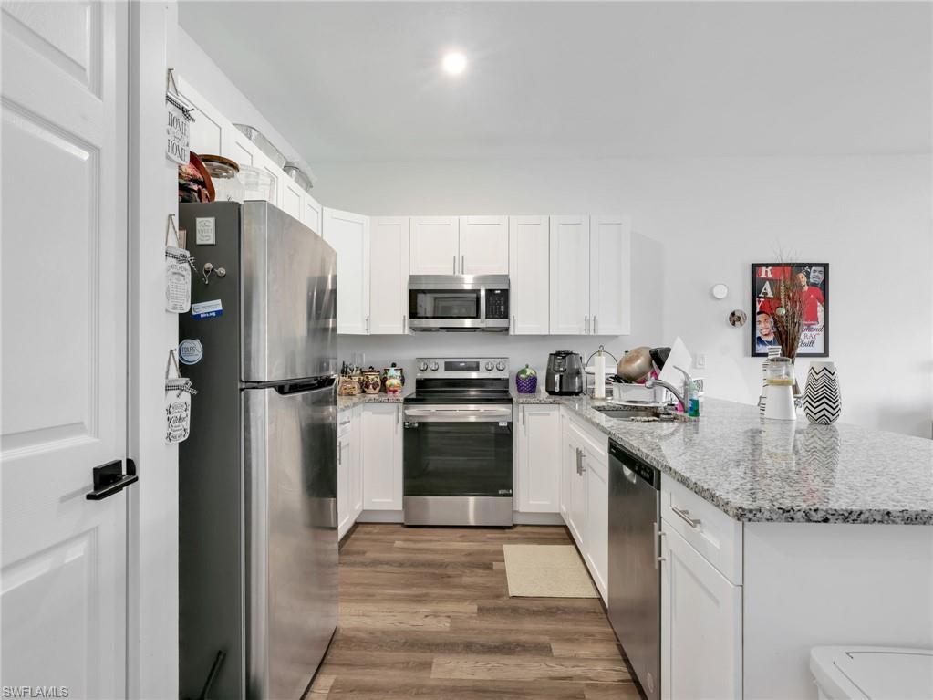 2224-2226 Kenneth Ave S Property Photo 17