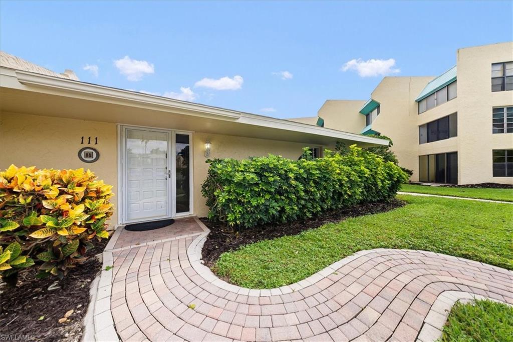 925 Palm View DR 111 Property Photo 1