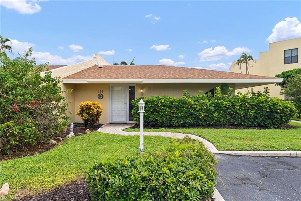 925 Palm View Dr 111 Property Photo 2