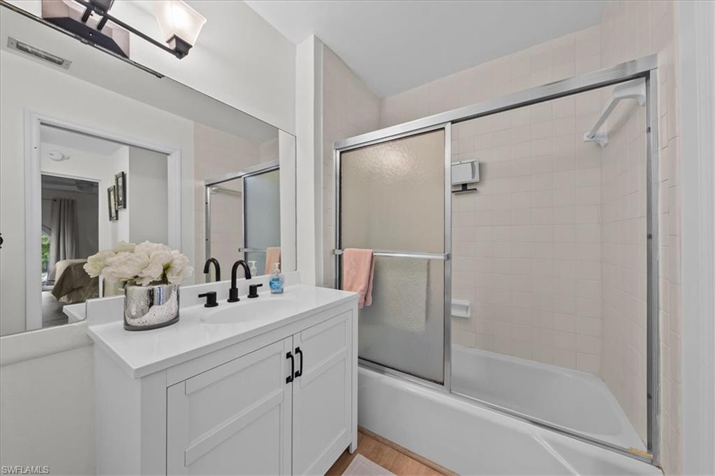 925 Palm View Dr 111 Property Photo 17