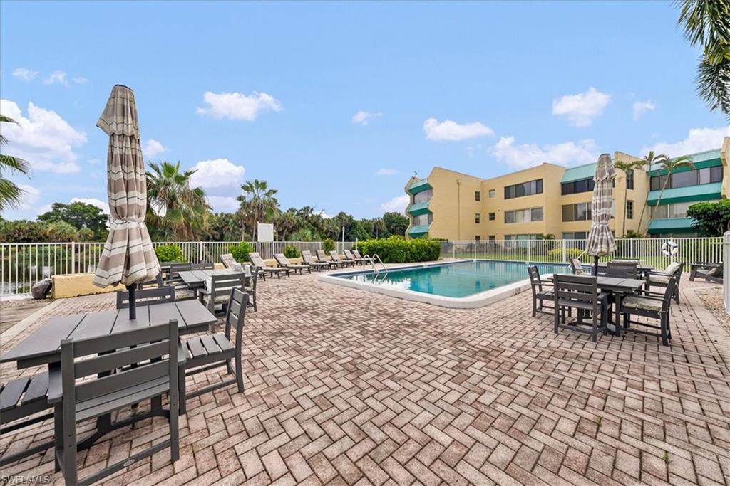 925 Palm View Dr 111 Property Photo 28