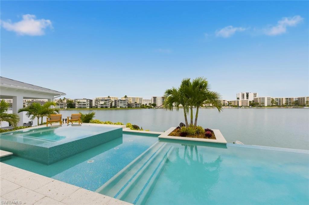 200 Bahia Pt Property Photo 1