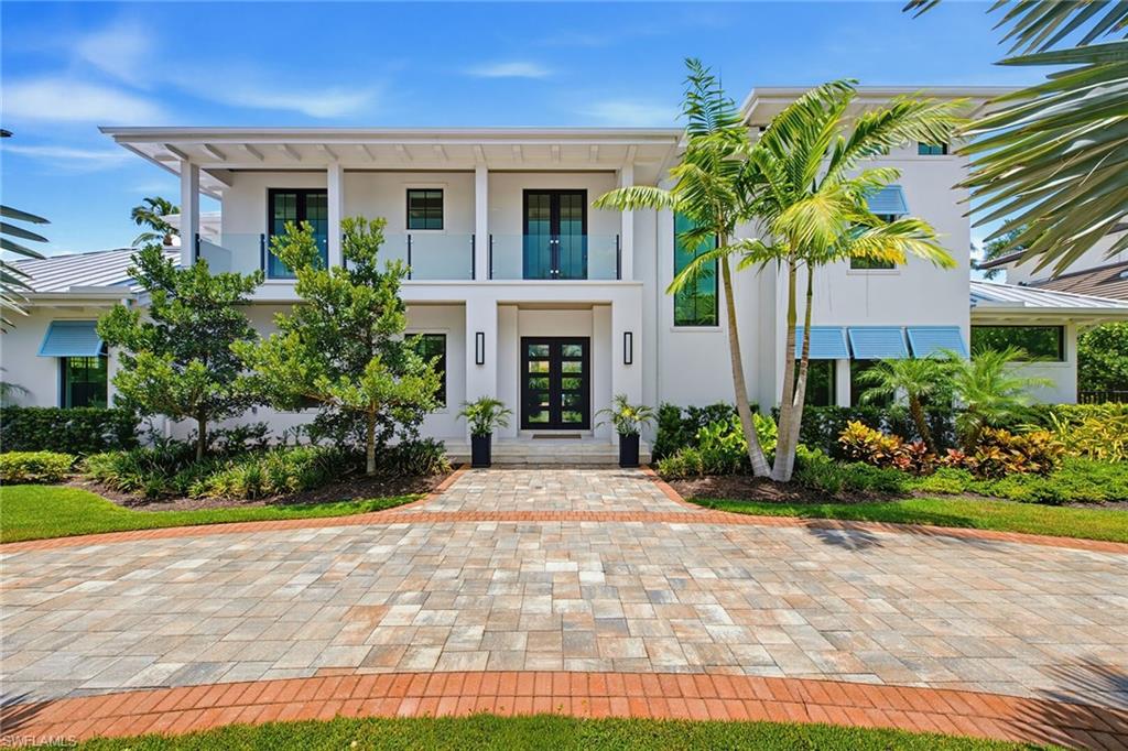 692 Banyan Blvd Property Photo 2