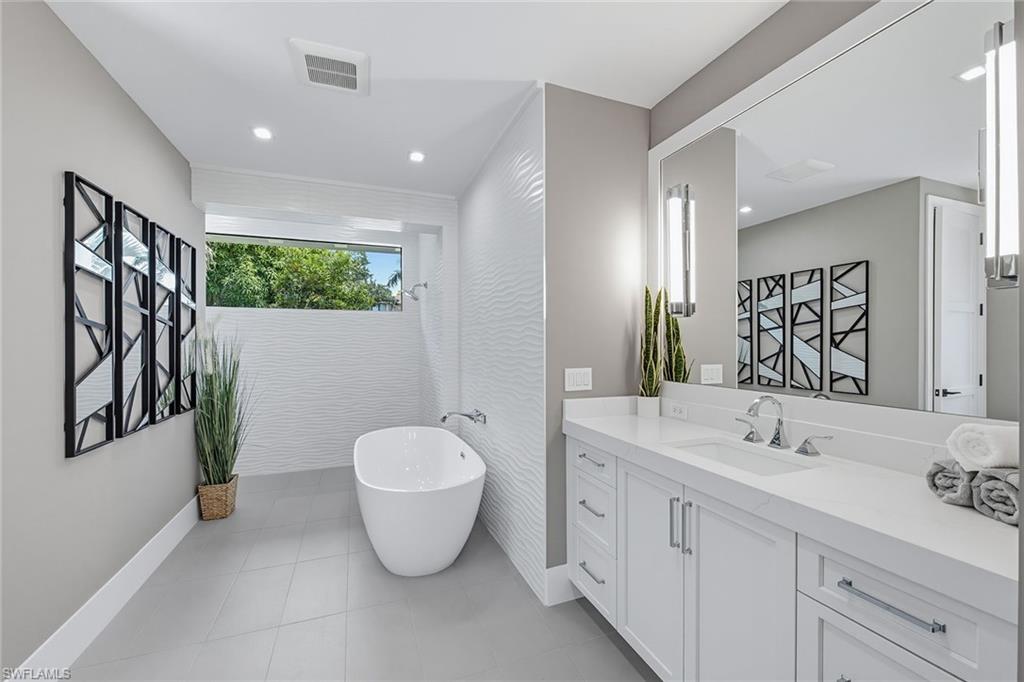 692 Banyan Blvd Property Photo 13
