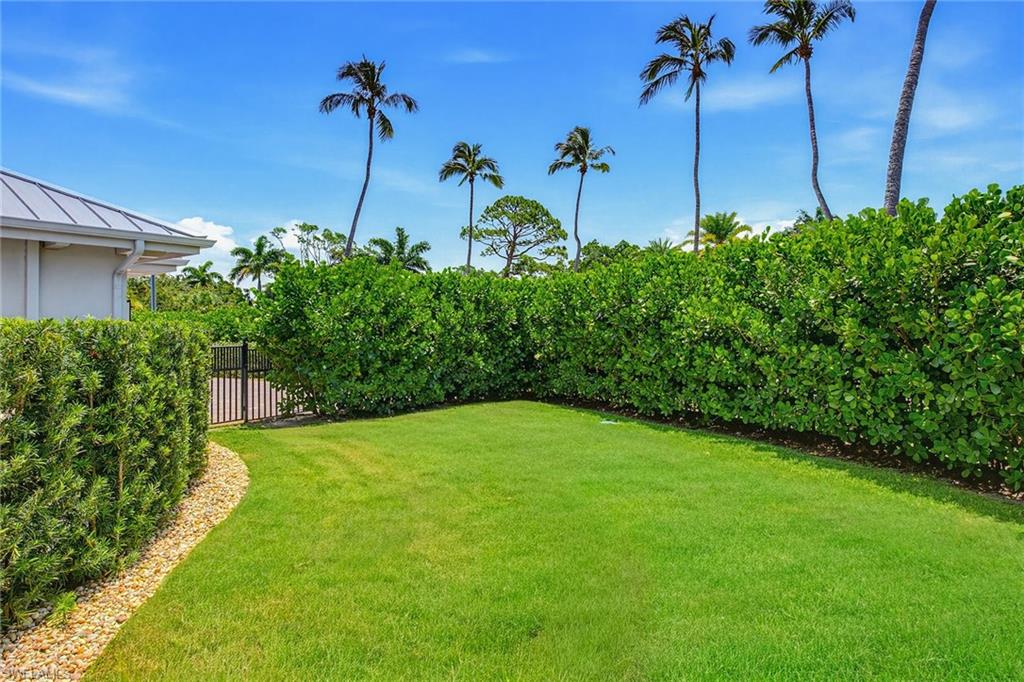 692 Banyan Blvd Property Photo 24