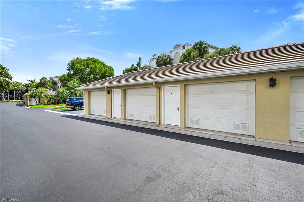 7671 Pebble Creek Cir 105 Property Photo 35