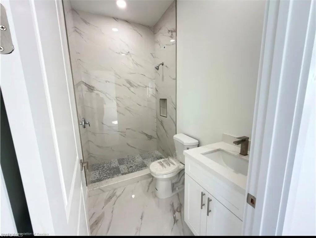 2803 68th St W Property Photo 18