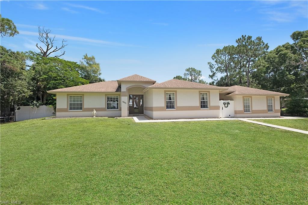 6761 Golden Gate Pkwy Property Photo 5