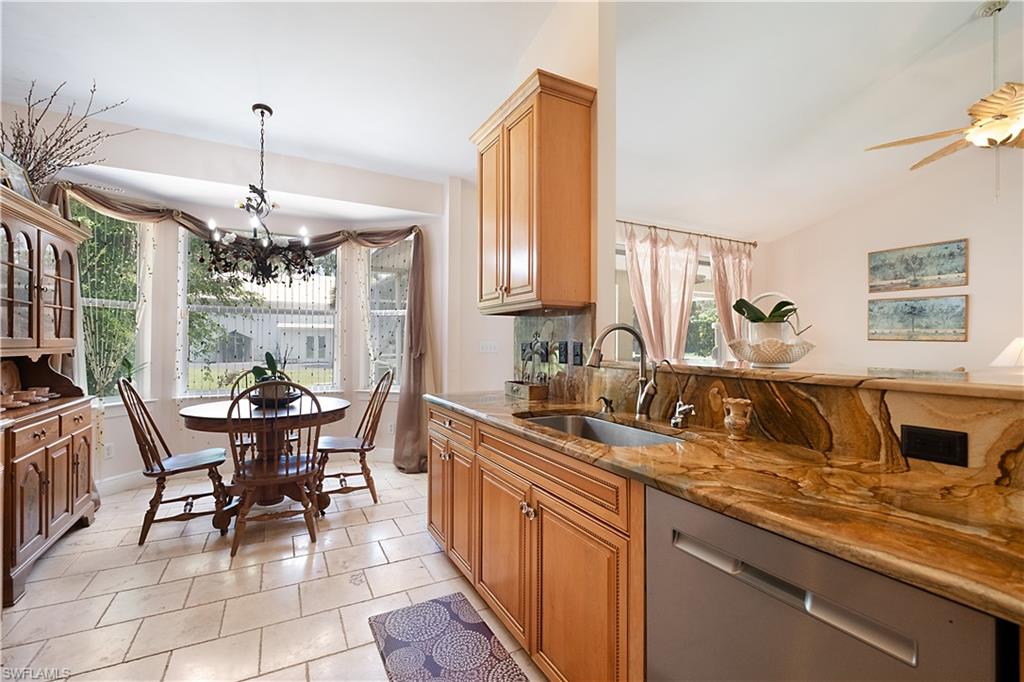 6761 Golden Gate Pkwy Property Photo 9