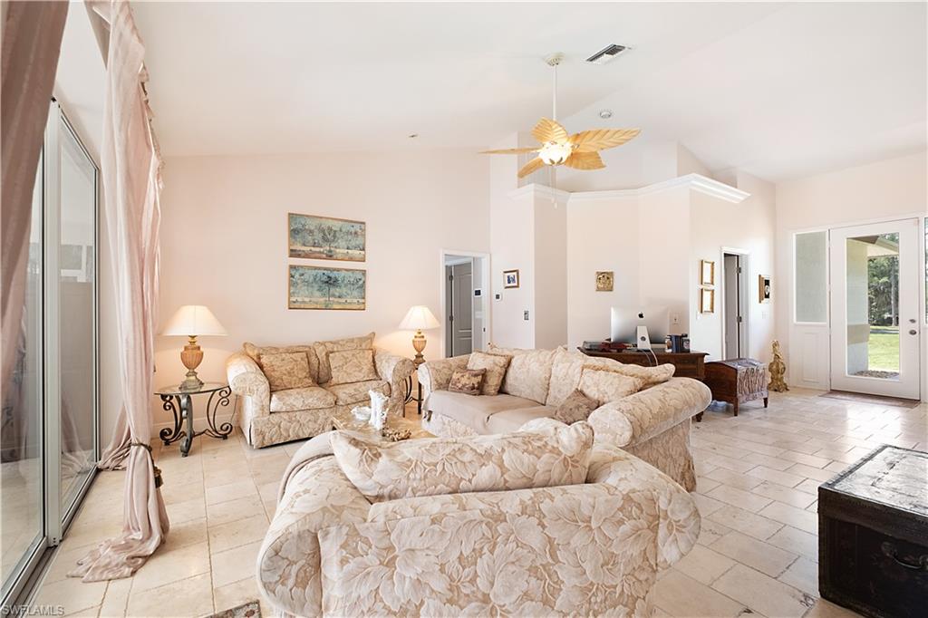 6761 Golden Gate Pkwy Property Photo 11