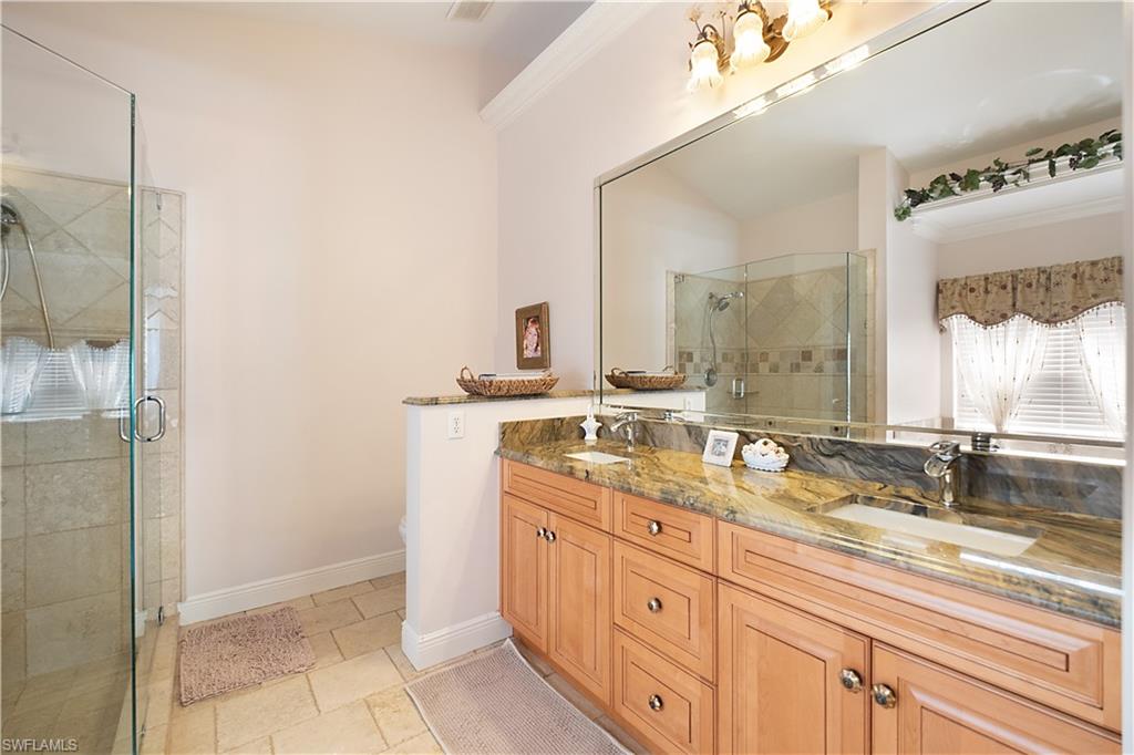 6761 Golden Gate Pkwy Property Photo 17