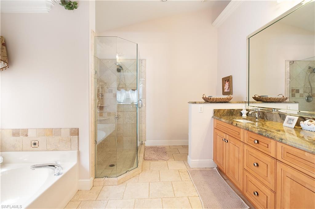 6761 Golden Gate Pkwy Property Photo 18