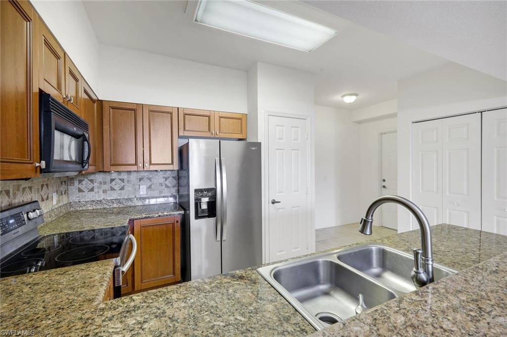 20221 Estero Gardens Cir 105 Property Photo 10