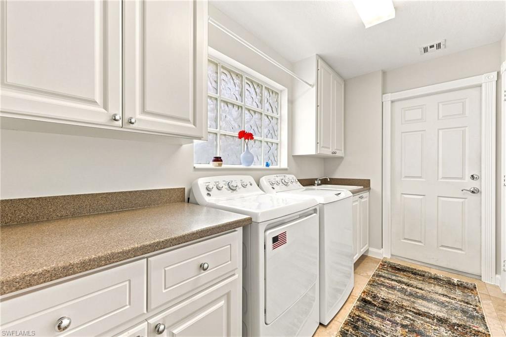 7704 Rozzini Ln Property Photo 27