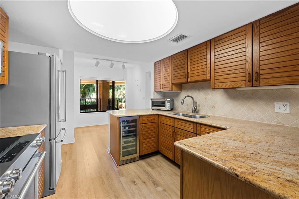 6710 Pelican Bay Blvd 422 Property Photo 6