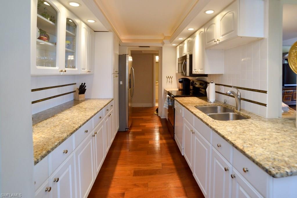 4001 Gulf Shore Blvd N 500 Property Photo 8