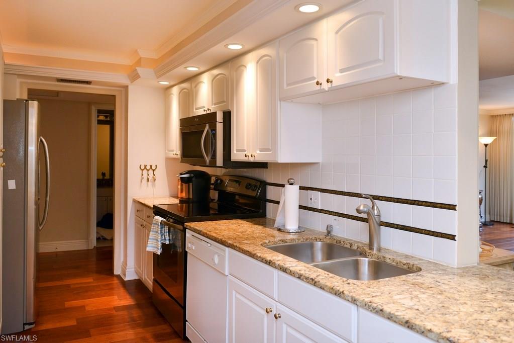 4001 Gulf Shore Blvd N 500 Property Photo 10