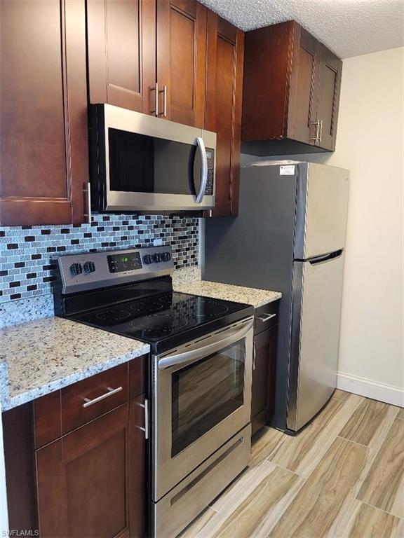 190 Santa Clara Dr 190-4 Property Photo 2