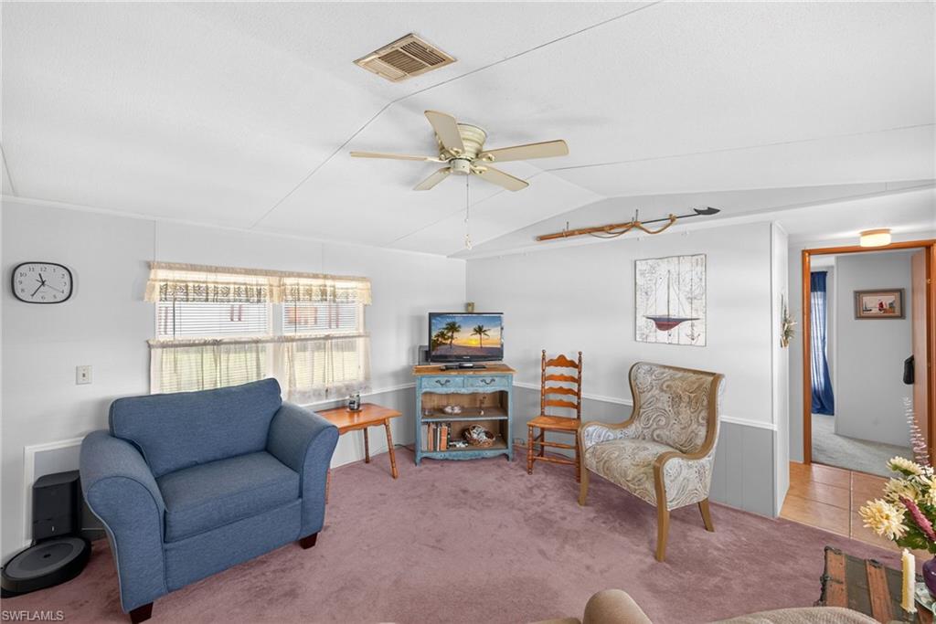 10451 Wales Loop Property Photo 3