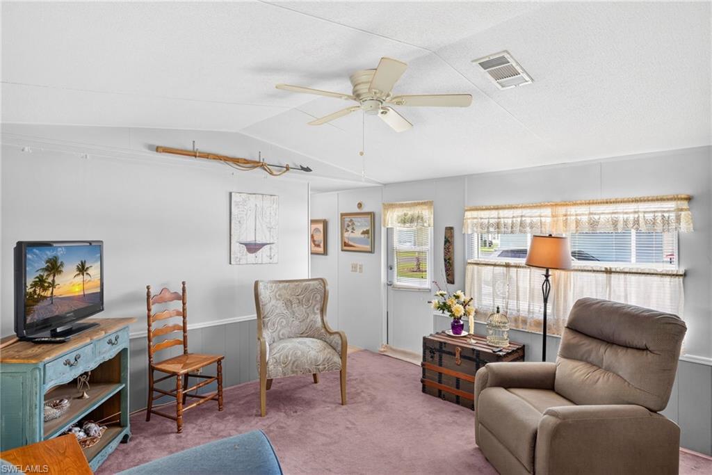 10451 Wales Loop Property Photo 4