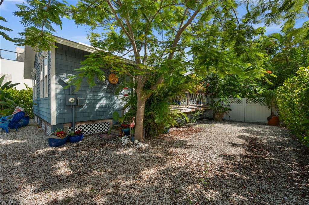 105 Hilo St Property Photo 24