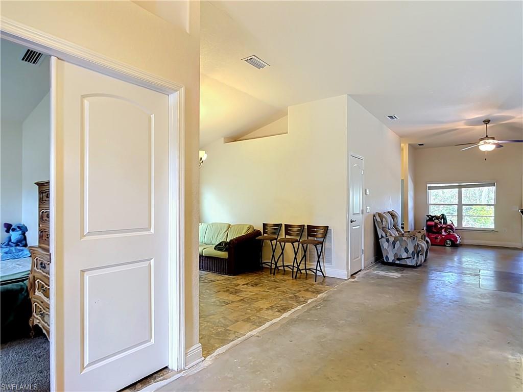 2508 41st St W Property Photo 9