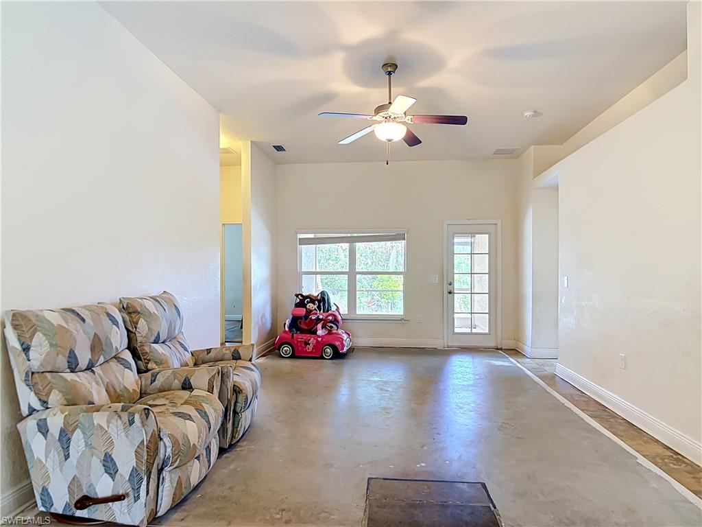 2508 41st St W Property Photo 10
