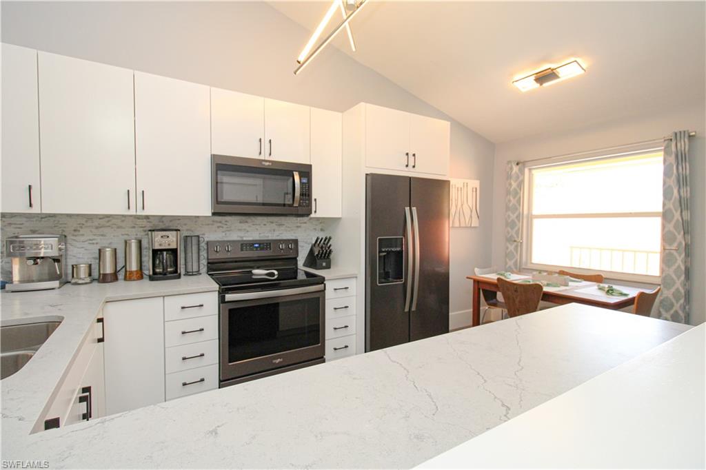 225 Robin Hood Cir 203 Property Photo 12