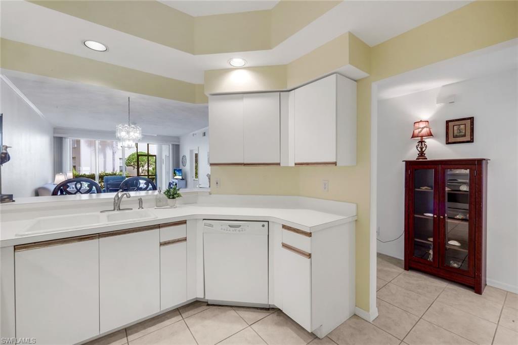 4110 Sawgrass Point Dr 104 Property Photo 7