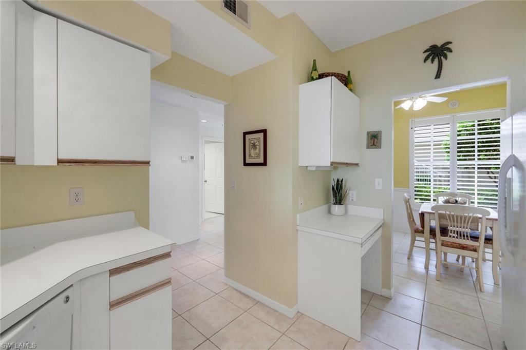 4110 Sawgrass Point Dr 104 Property Photo 8