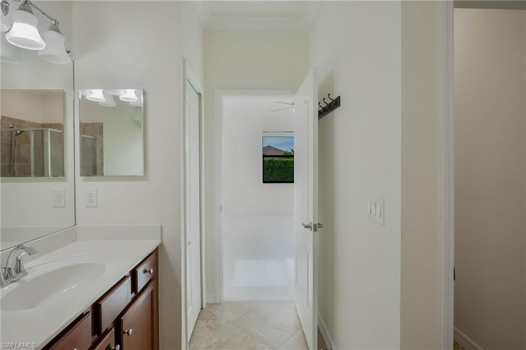 9215 Shadow Oak Ln Property Photo 13