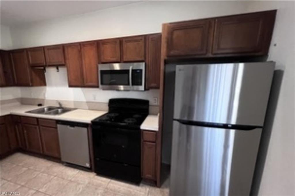 17533 Laurel Grove Ct Property Photo 2