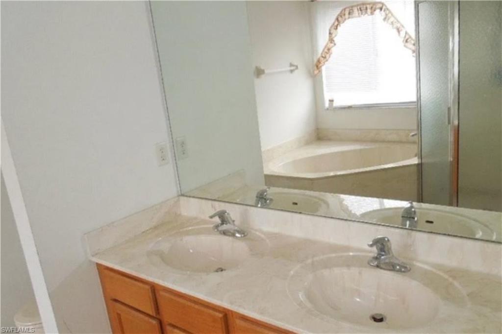 17533 Laurel Grove Ct Property Photo 6