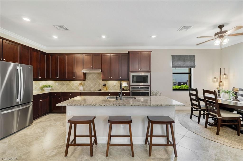19012 Elston Way Property Photo 7