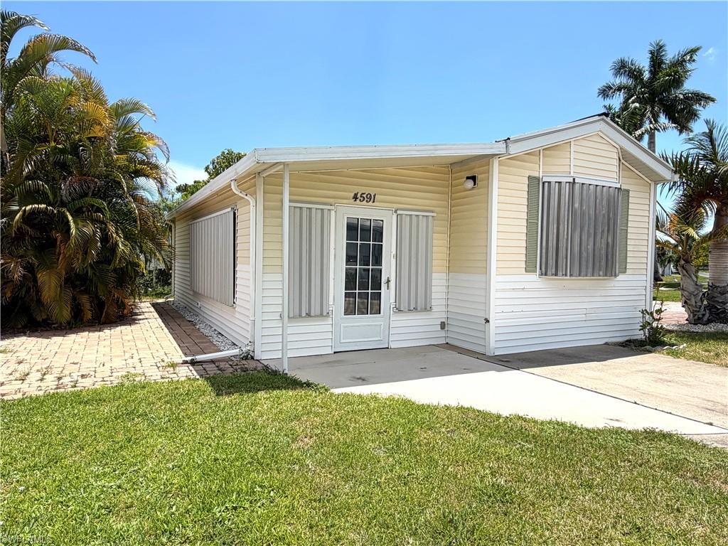 4591 Candlestick Ct E Property Photo 3