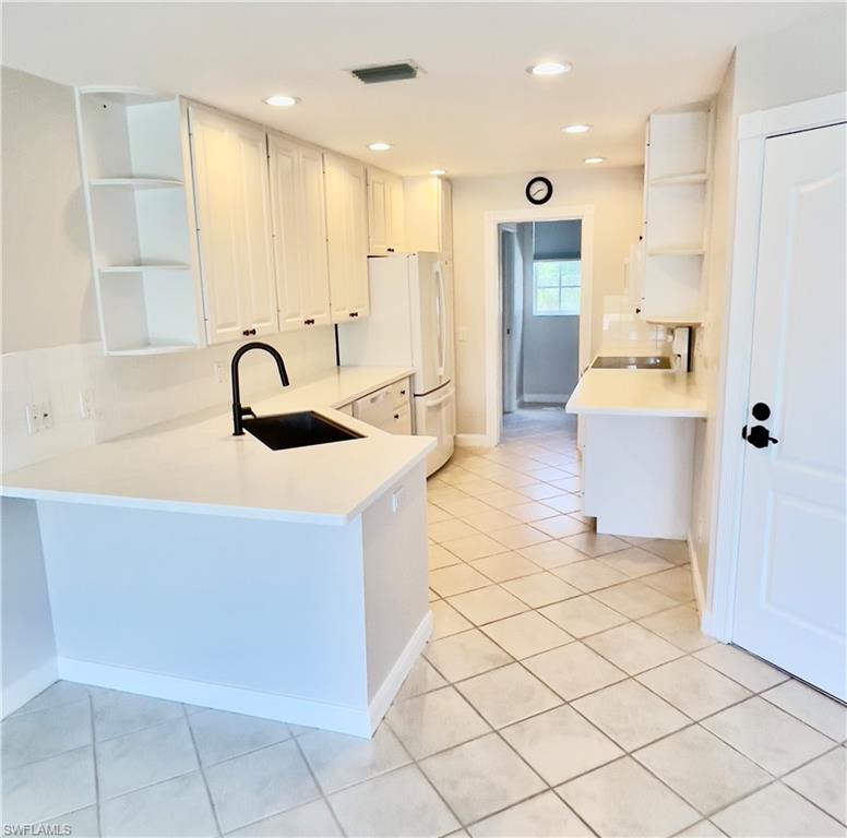 5669 Cove Cir Property Photo 6