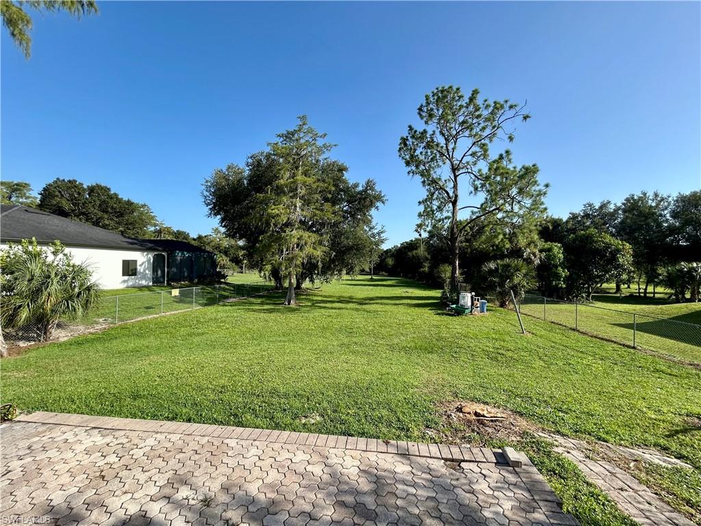 2430 Golden Gate Blvd E Property Photo 6