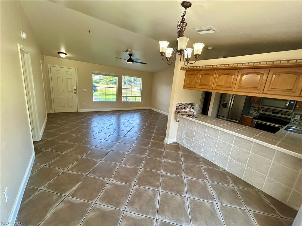 2430 Golden Gate Blvd E Property Photo 9