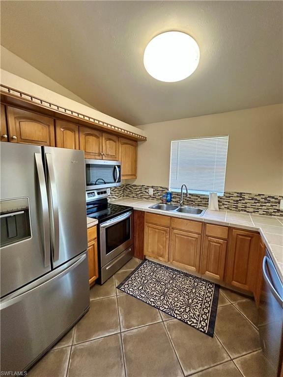 2430 Golden Gate Blvd E Property Photo 11