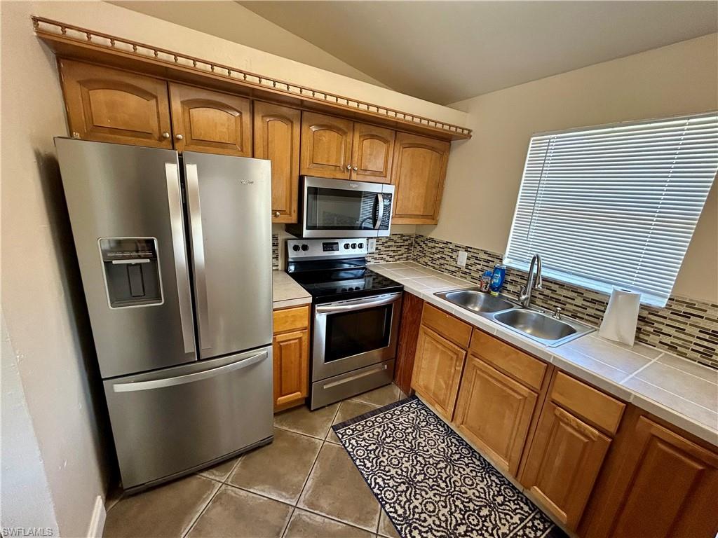 2430 Golden Gate Blvd E Property Photo 12
